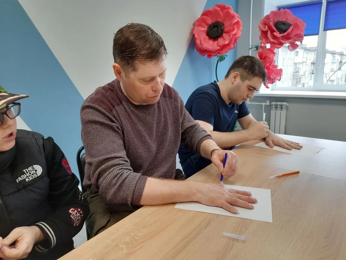 В Оленегорске для участников проекта «Здоровая семья» состоялся детско-родительский тренинг «Связующая нить»